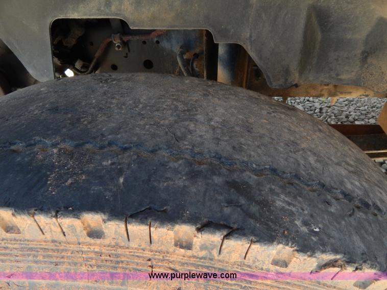 image for item G3102 2000 Chevrolet C6500 service truck