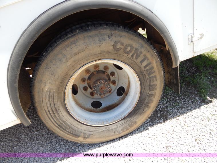 image for item G3102 2000 Chevrolet C6500 service truck