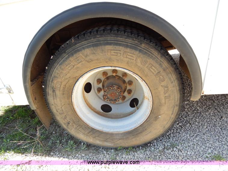 image for item G3102 2000 Chevrolet C6500 service truck