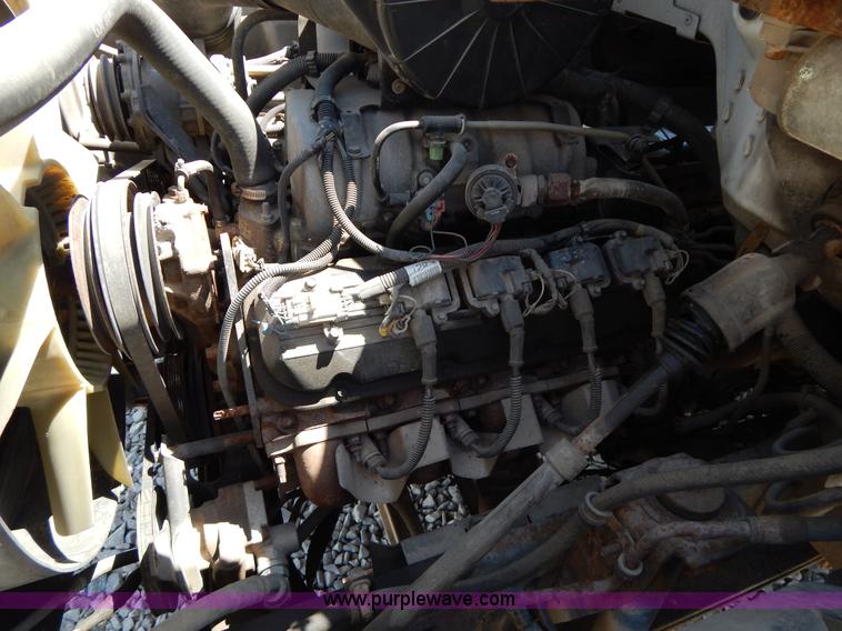 image for item G3102 2000 Chevrolet C6500 service truck