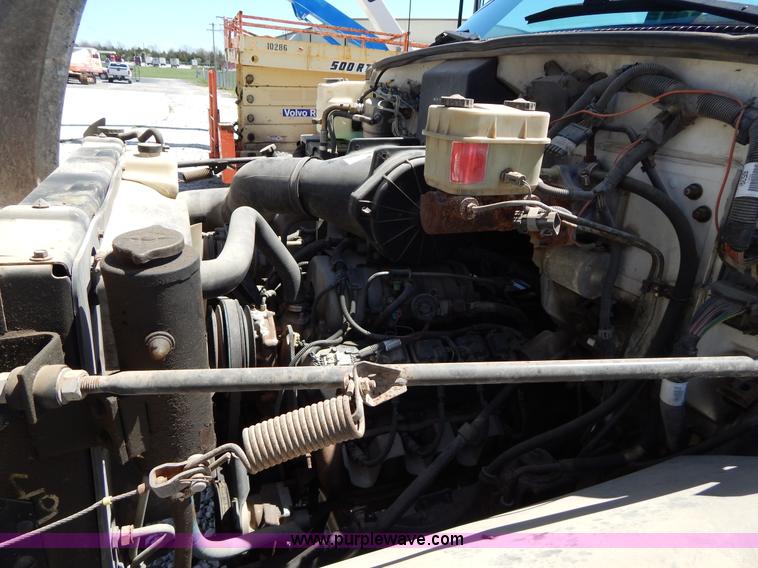 image for item G3102 2000 Chevrolet C6500 service truck