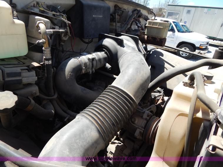 image for item G3102 2000 Chevrolet C6500 service truck