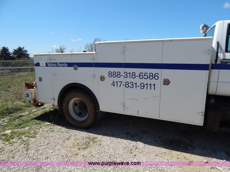 image for item G3102 2000 Chevrolet C6500 service truck