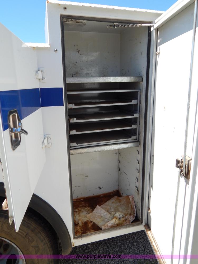 image for item G3102 2000 Chevrolet C6500 service truck