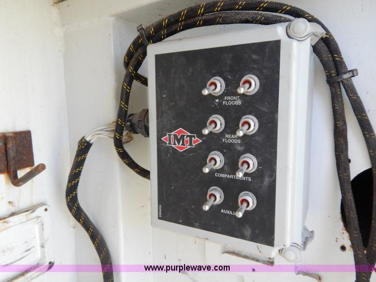 image for item G3102 2000 Chevrolet C6500 service truck