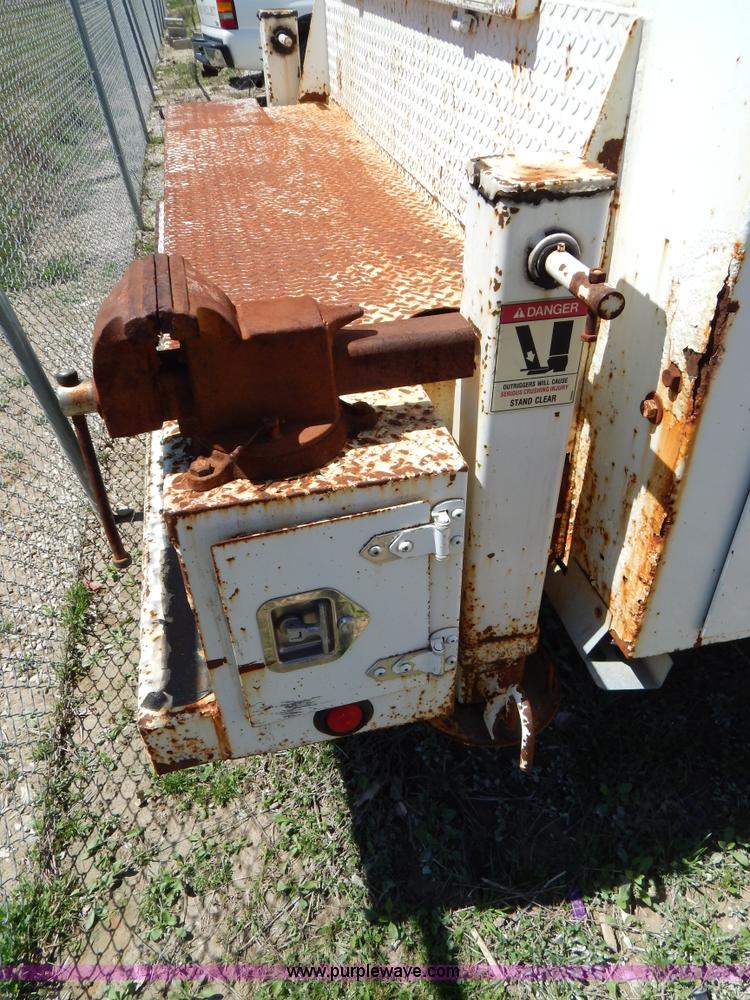 image for item G3102 2000 Chevrolet C6500 service truck