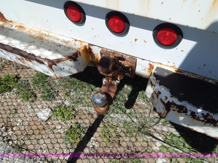 image for item G3102 2000 Chevrolet C6500 service truck