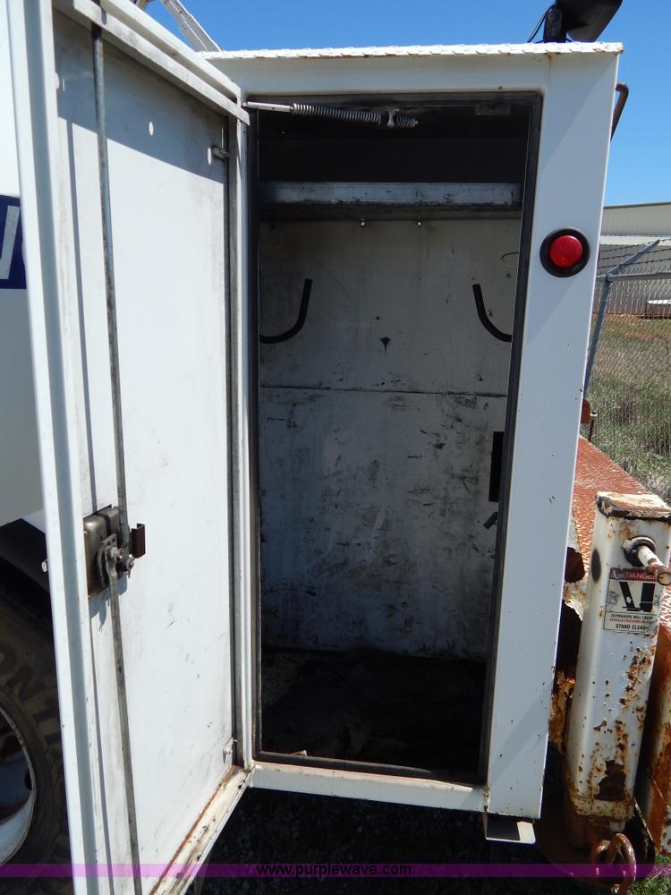 image for item G3102 2000 Chevrolet C6500 service truck