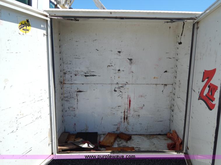 image for item G3102 2000 Chevrolet C6500 service truck