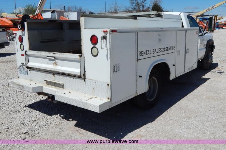 image for item G3103 2003 Chevrolet Silverado 3500 service truck
