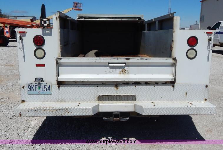 image for item G3103 2003 Chevrolet Silverado 3500 service truck