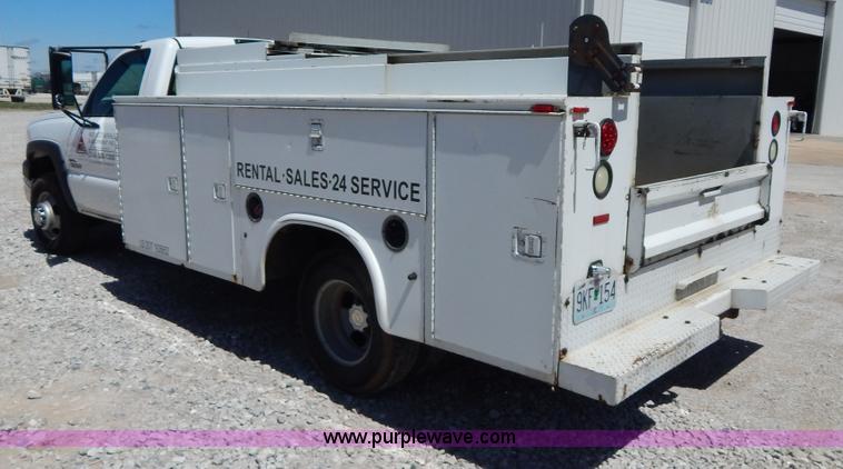 image for item G3103 2003 Chevrolet Silverado 3500 service truck