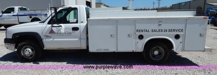 image for item G3103 2003 Chevrolet Silverado 3500 service truck