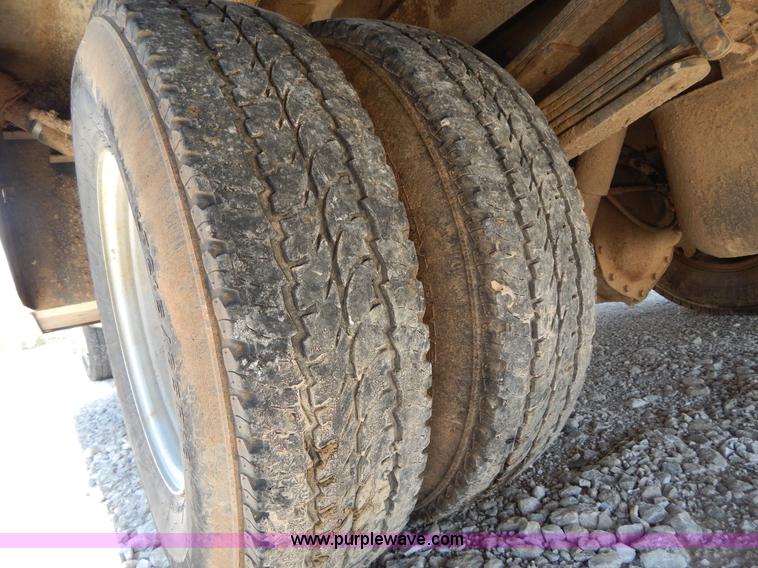 image for item G3103 2003 Chevrolet Silverado 3500 service truck