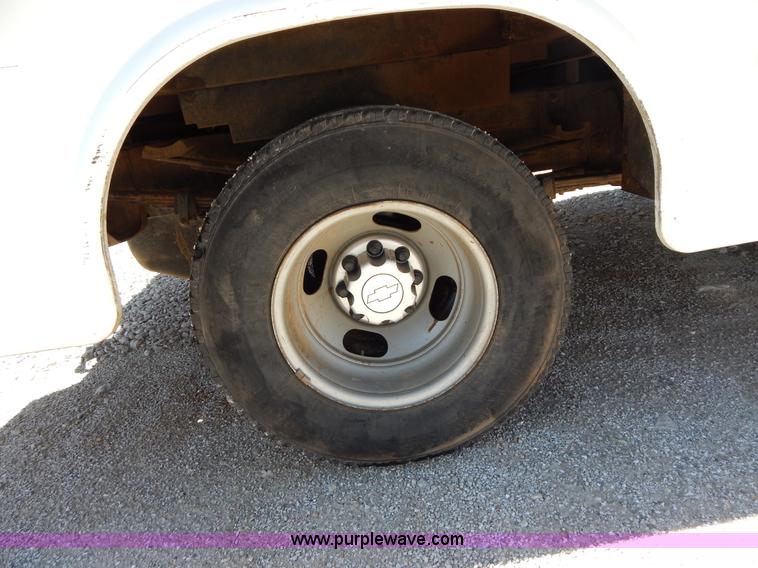 image for item G3103 2003 Chevrolet Silverado 3500 service truck