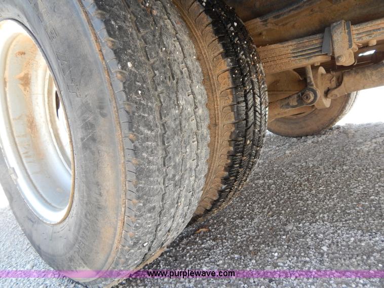 image for item G3103 2003 Chevrolet Silverado 3500 service truck