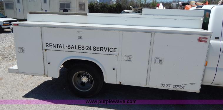 image for item G3103 2003 Chevrolet Silverado 3500 service truck