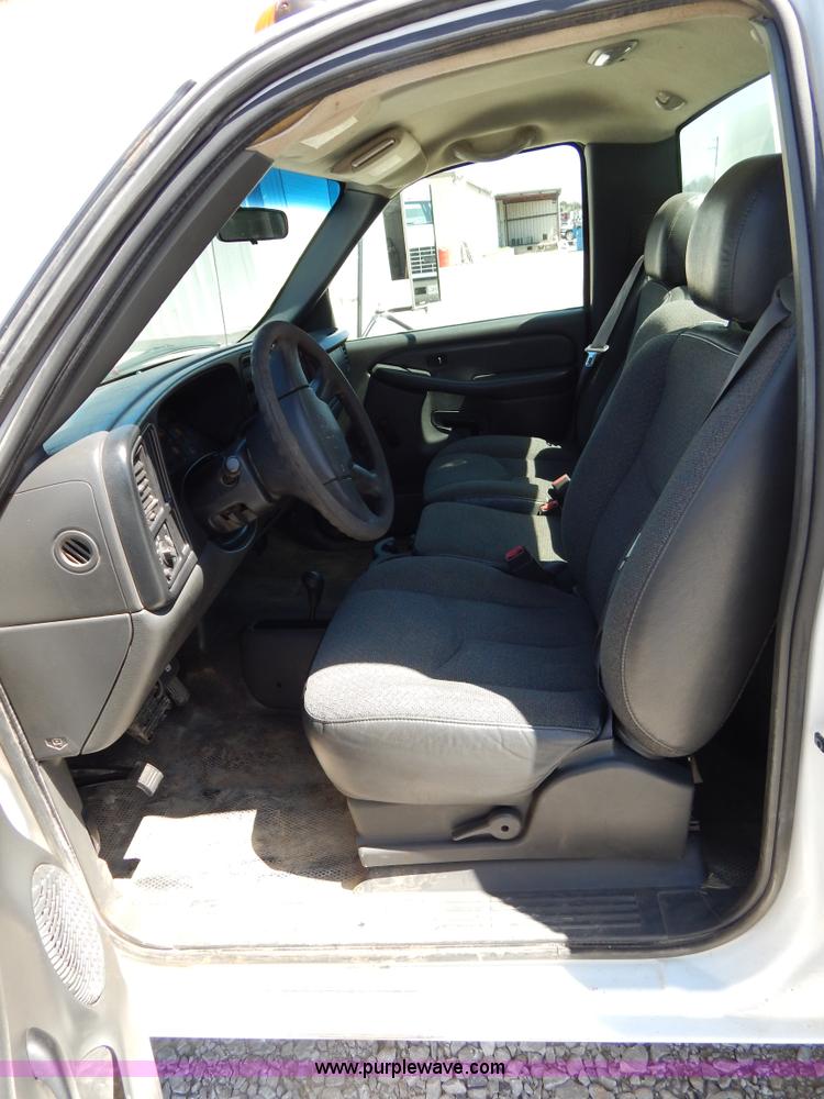 image for item G3103 2003 Chevrolet Silverado 3500 service truck