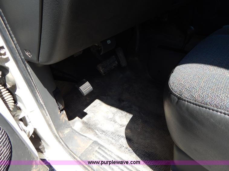 image for item G3103 2003 Chevrolet Silverado 3500 service truck