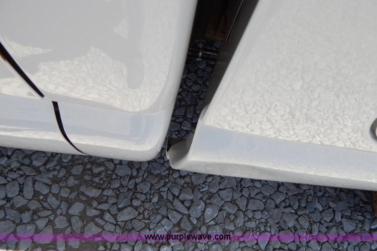 image for item G3104 2002 Chevrolet Silverado 1500 Extended Cab pickup truck