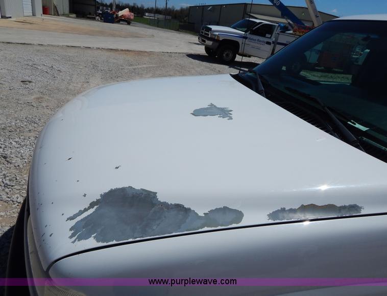 image for item G3104 2002 Chevrolet Silverado 1500 Extended Cab pickup truck