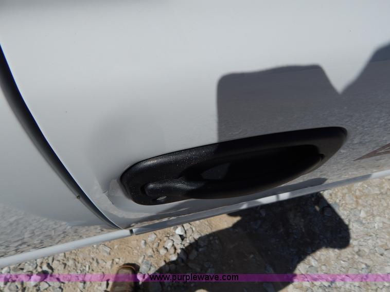 image for item G3104 2002 Chevrolet Silverado 1500 Extended Cab pickup truck