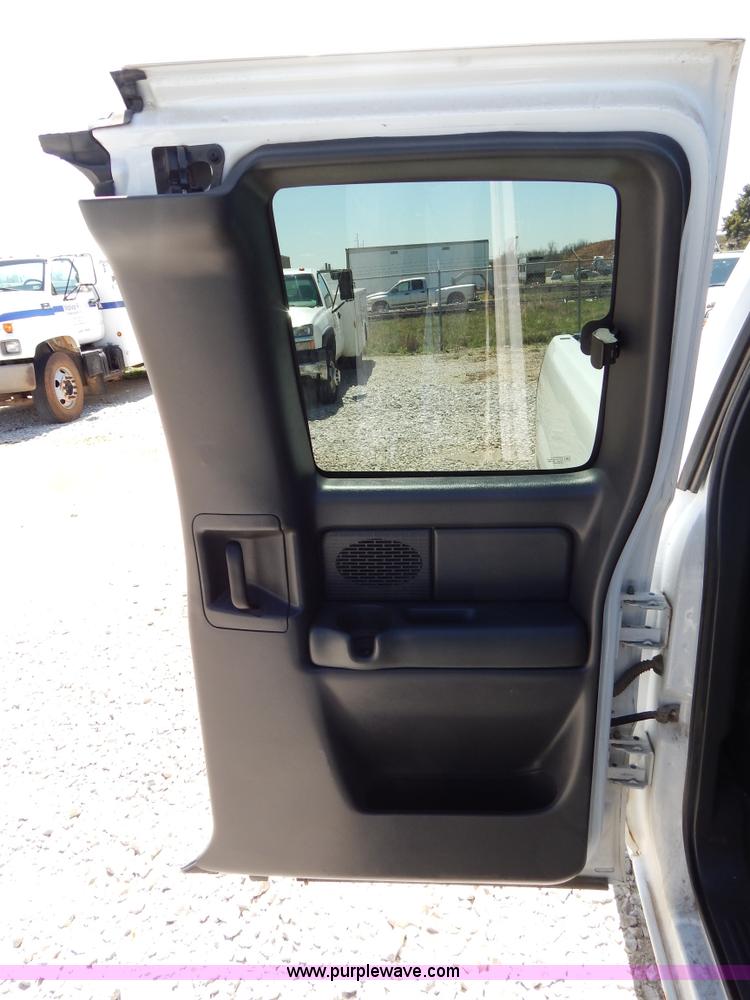 image for item G3104 2002 Chevrolet Silverado 1500 Extended Cab pickup truck