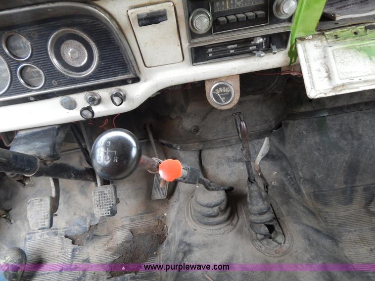 image for item G3133 1979 Ford F600 dump truck