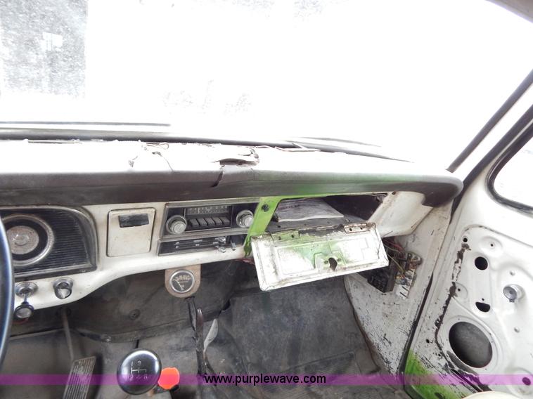 image for item G3133 1979 Ford F600 dump truck