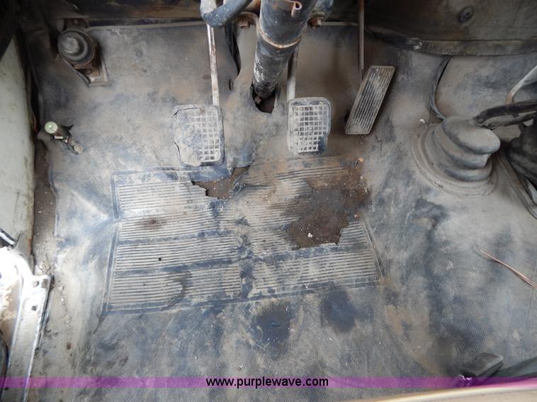 image for item G3133 1979 Ford F600 dump truck