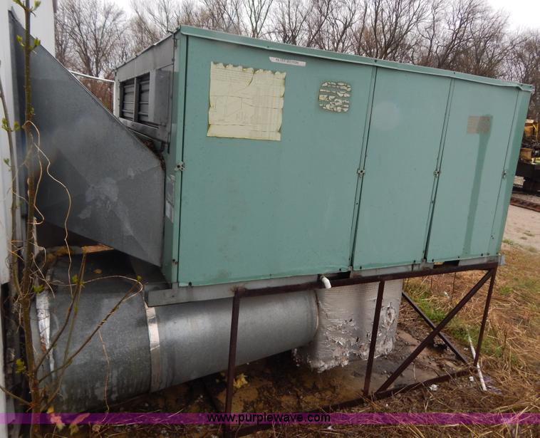 image for item G3141 Large Carrier Weathermaker AC unit