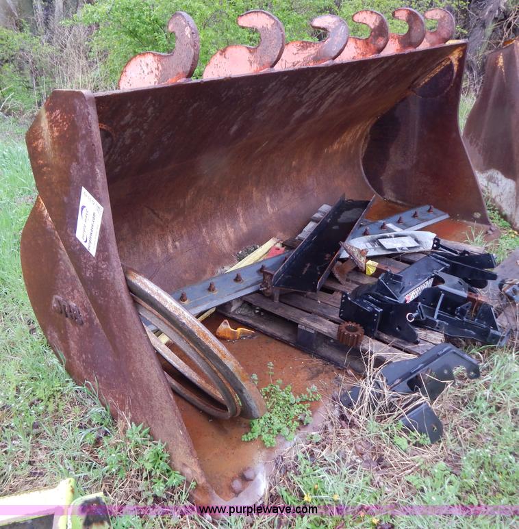 image for item G3142 9' bucket