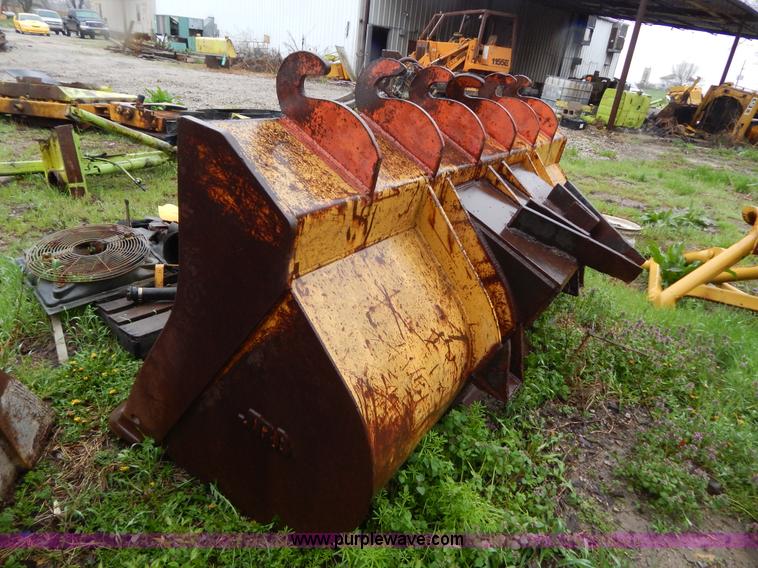 image for item G3142 9' bucket