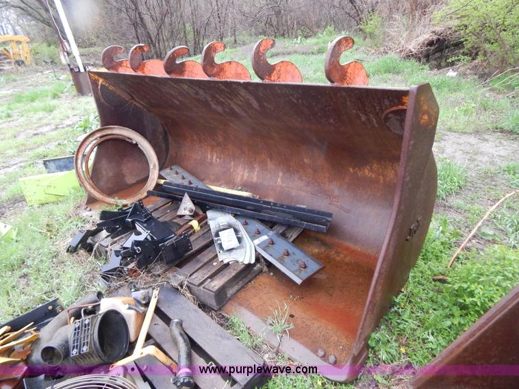 image for item G3142 9' bucket