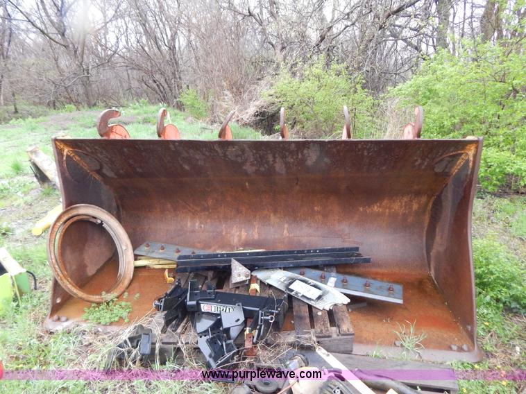 image for item G3142 9' bucket