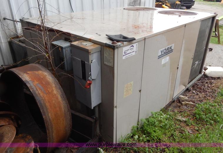 image for item G3143 York AC unit