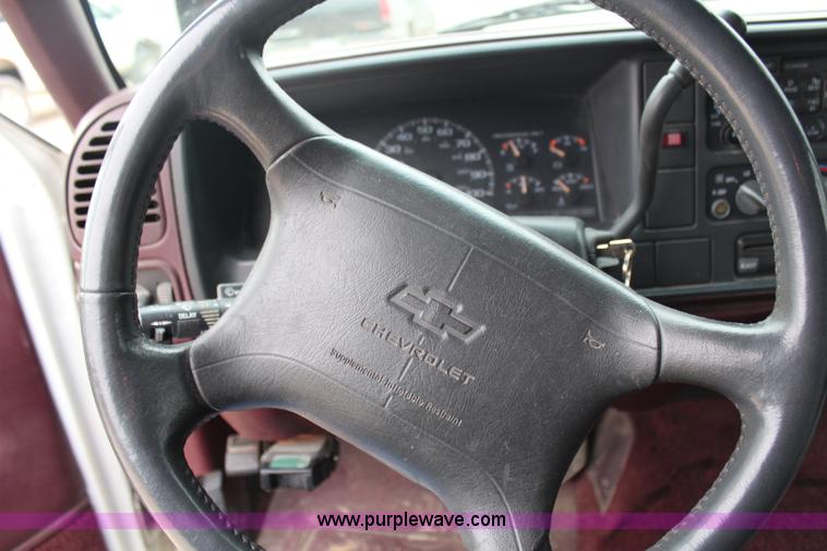 image for item G5347 1996 Chevrolet Tahoe SUV