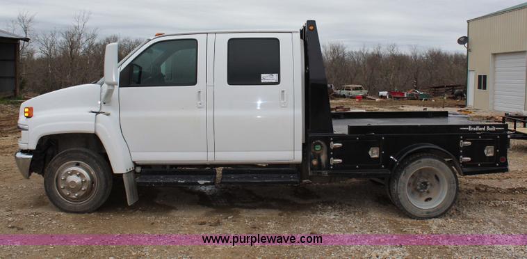 image for item G5356 2007 Chevrolet C4500 CrewCab flatbed truck