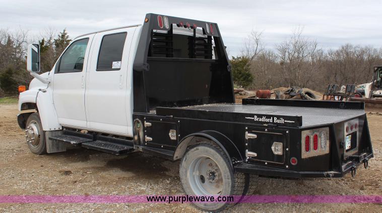 image for item G5356 2007 Chevrolet C4500 CrewCab flatbed truck