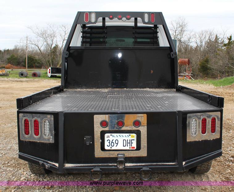 image for item G5356 2007 Chevrolet C4500 CrewCab flatbed truck