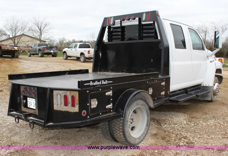 image for item G5356 2007 Chevrolet C4500 CrewCab flatbed truck