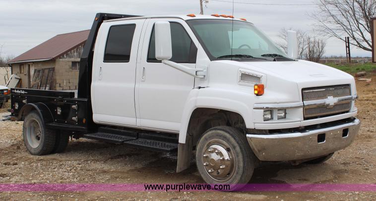 image for item G5356 2007 Chevrolet C4500 CrewCab flatbed truck
