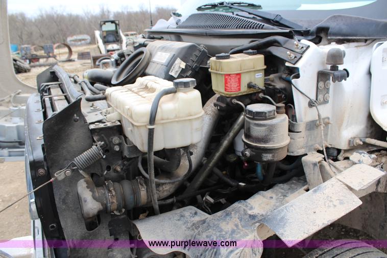 image for item G5356 2007 Chevrolet C4500 CrewCab flatbed truck