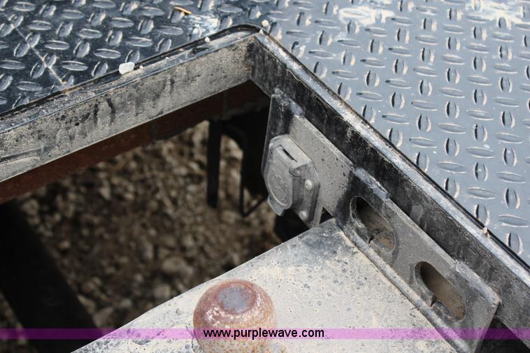 image for item G5356 2007 Chevrolet C4500 CrewCab flatbed truck