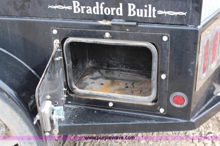 image for item G5356 2007 Chevrolet C4500 CrewCab flatbed truck