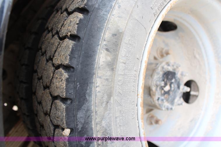 image for item G5356 2007 Chevrolet C4500 CrewCab flatbed truck