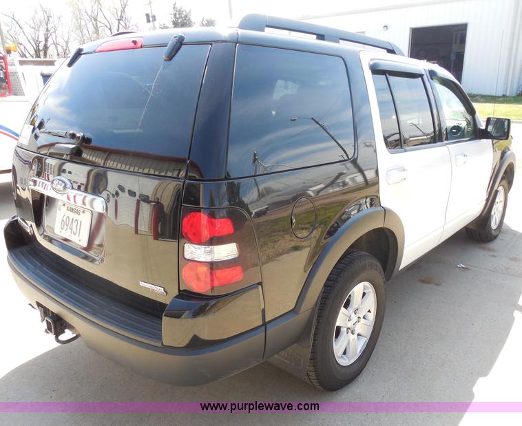 image for item H3235 2007 Ford Explorer XLT SUV