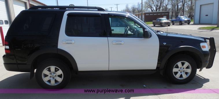 image for item H3235 2007 Ford Explorer XLT SUV