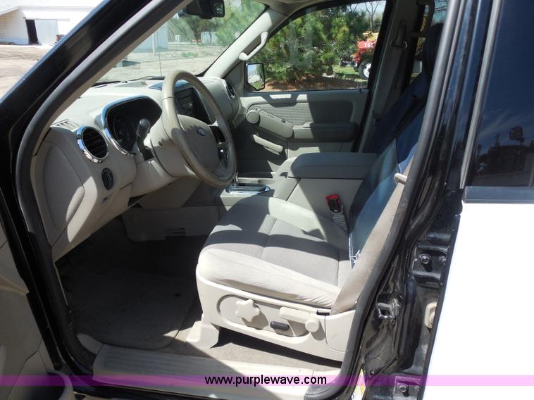 image for item H3235 2007 Ford Explorer XLT SUV