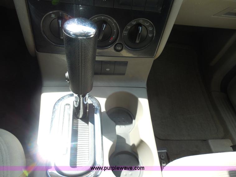 image for item H3235 2007 Ford Explorer XLT SUV